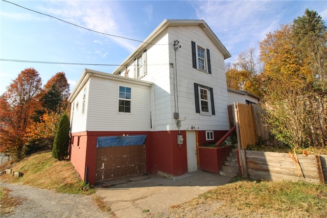 view of front of home featuring a garage