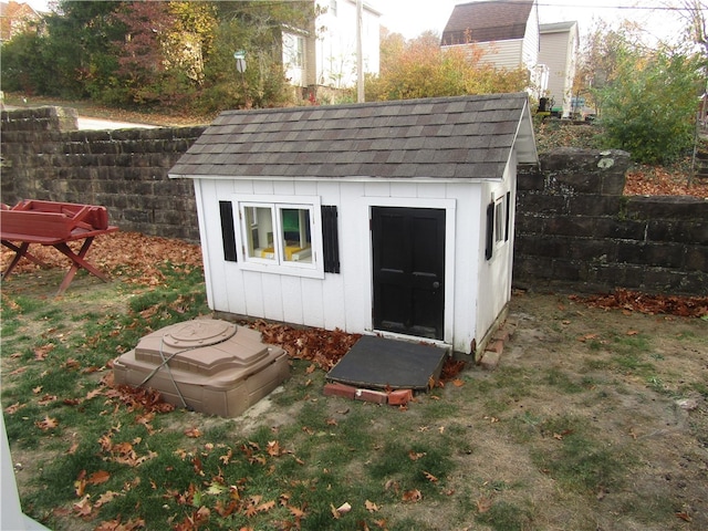 view of outbuilding