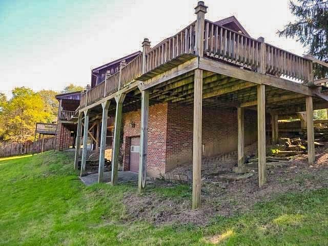 view of patio featuring a wooden deck
