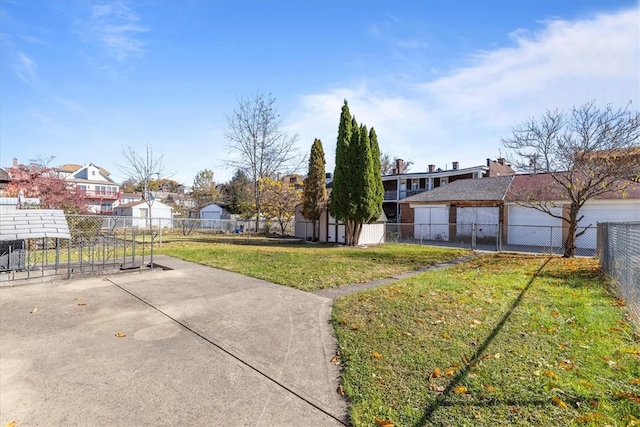 view of yard featuring a patio area