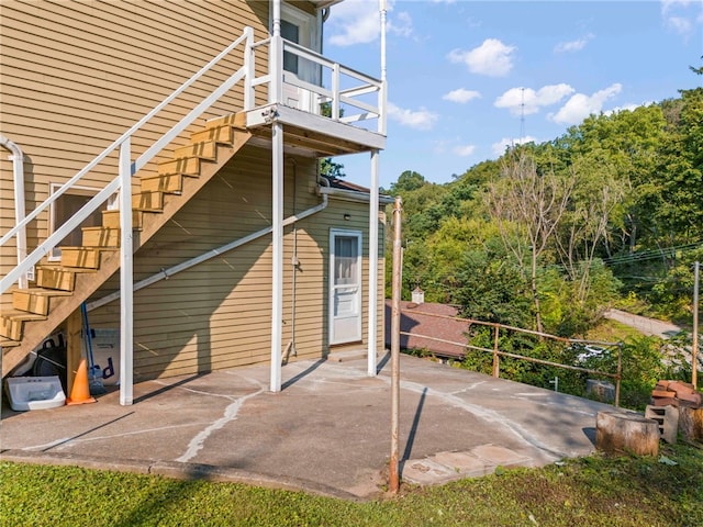 exterior space featuring a balcony