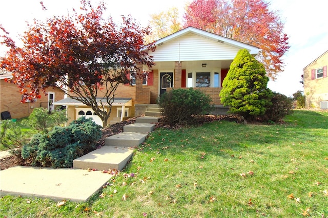 view of front facade with a front lawn