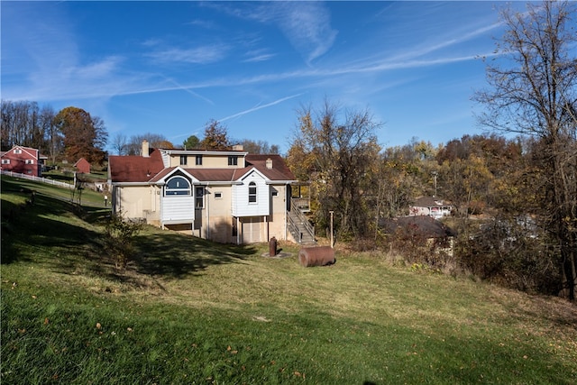 view of yard featuring a storage shed