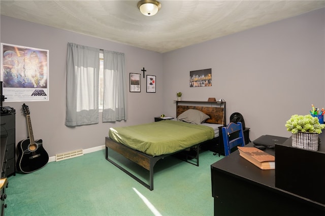 bedroom featuring carpet floors