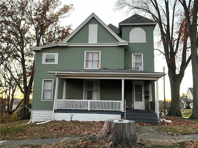 front of property with covered porch