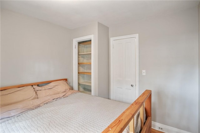 420 Sulgrave Rd, Mt Washington, PA 15211 - bedroom featuring baseboards