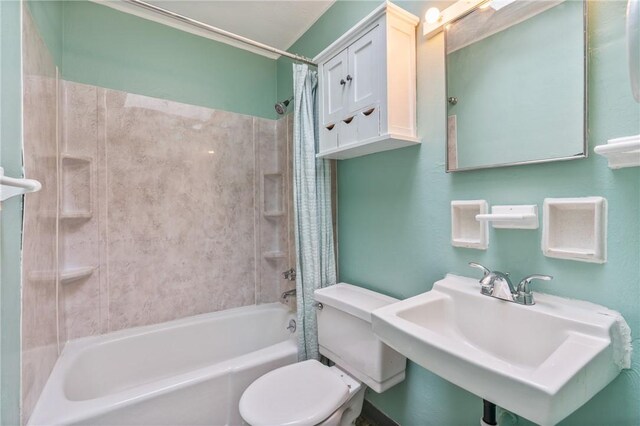 6824 Butler St, Morningside, PA 15206 - full bathroom with shower / tub combo, toilet, and a sink