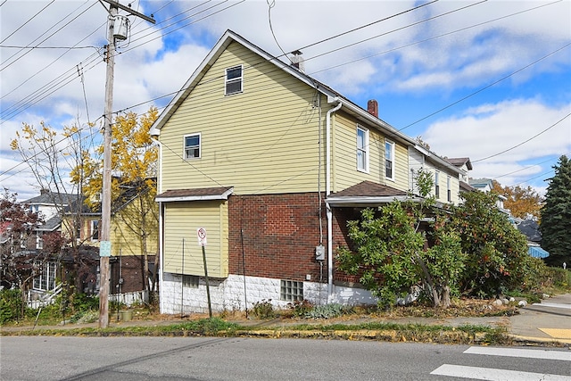 view of home's exterior