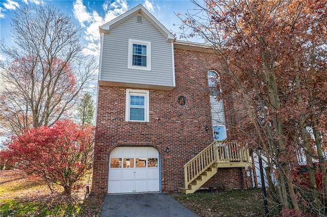 view of front facade featuring a garage