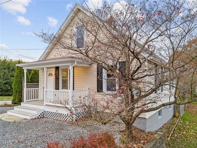 view of front of house featuring covered porch