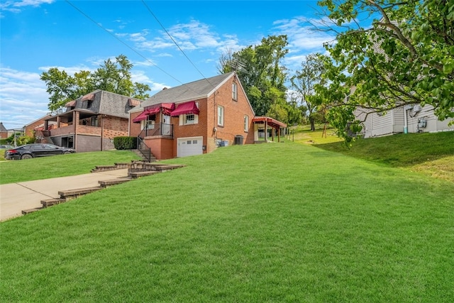 view of yard with a garage