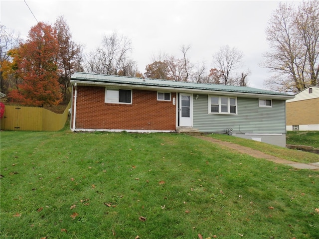 view of front of property with a front yard