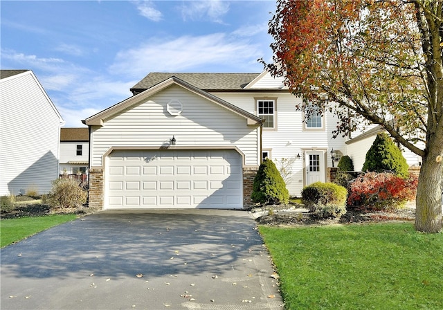 front of property with a front lawn