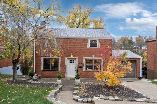 view of front facade with a garage