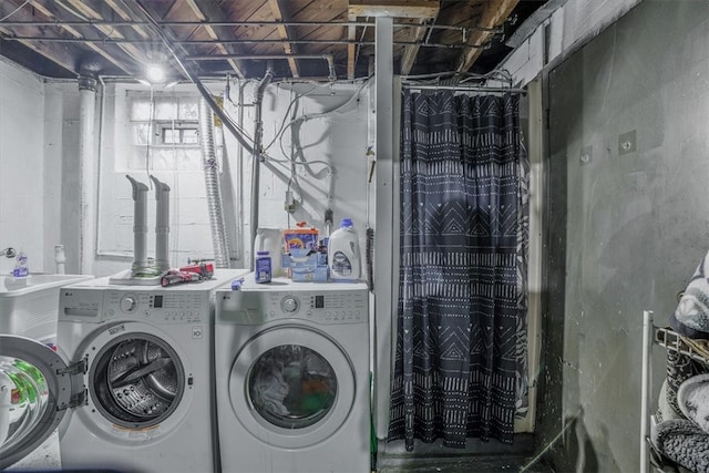 laundry room with washer and clothes dryer