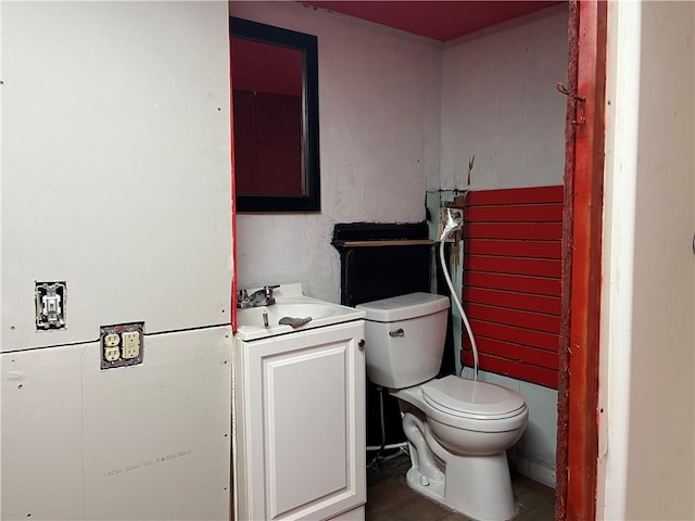 926 Diamond Sq, Meadville City, PA 16335 - bathroom featuring vanity and toilet