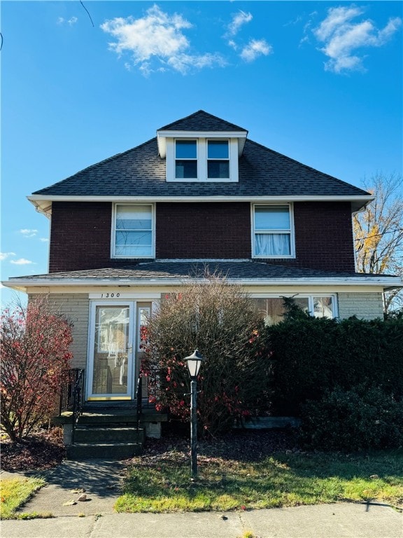 view of front facade