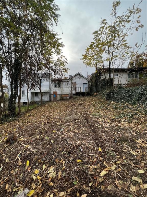 1204 Sutherland St, Sheraden, PA 15204 - view of yard