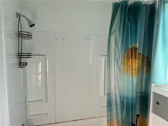 bathroom with shower / bath combination with curtain