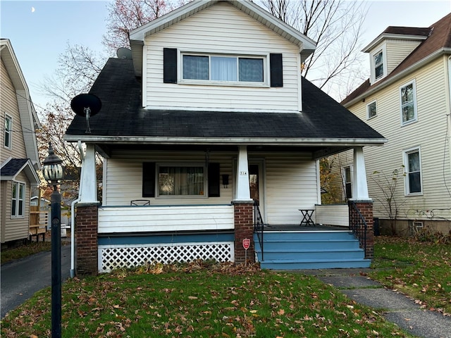 view of front facade with covered porch