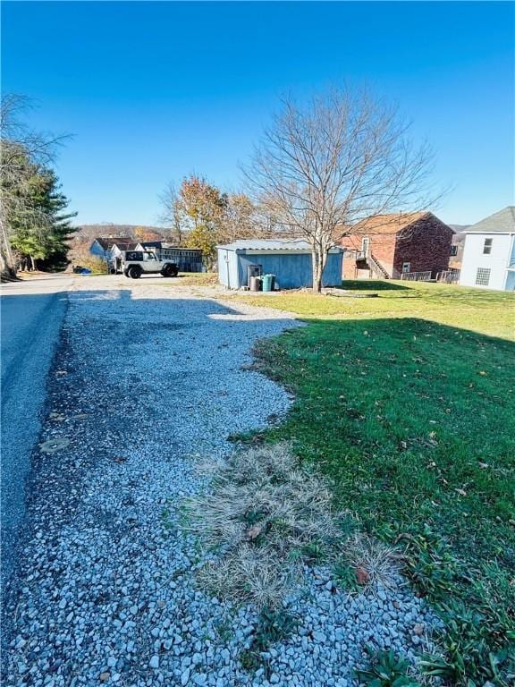 403 Lowell St, Vandergrift Wml, PA 15690 - view of grassy yard