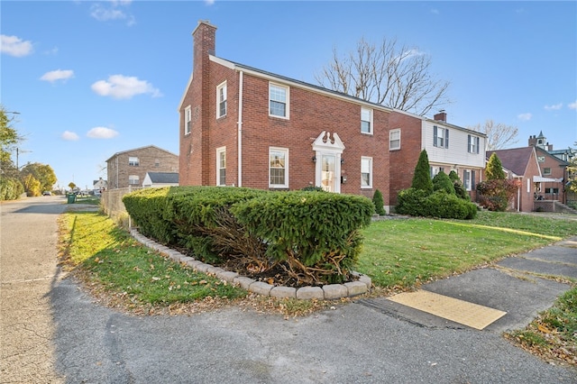 view of front of property with a front yard