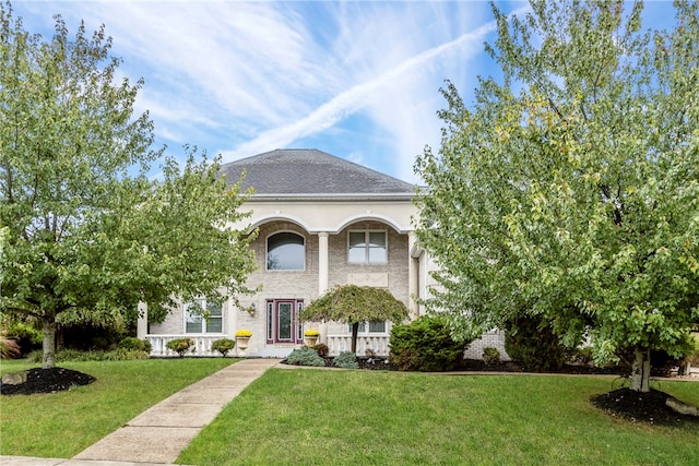 view of front of house with a front yard