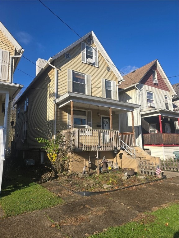 view of front of home featuring a porch