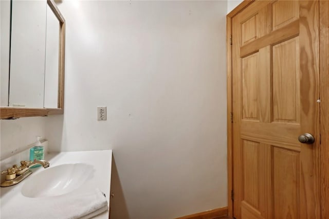 175 Long Woods Rd, Waynsbrg/Frankln Twp, PA 15370 - bathroom featuring vanity