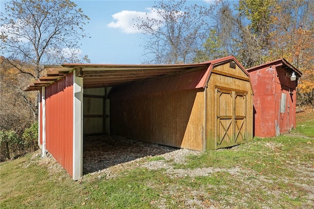 175 Long Woods Rd, Waynsbrg/Frankln Twp, PA 15370 - view of outbuilding with a carport