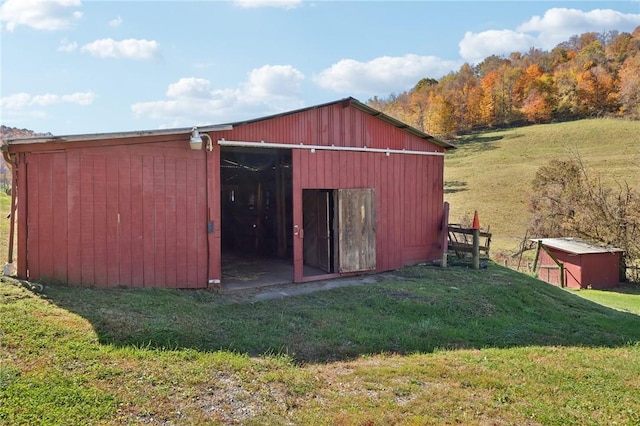 175 Long Woods Rd, Waynsbrg/Frankln Twp, PA 15370 - view of pole building with a lawn