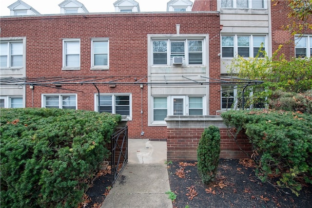 view of exterior entry featuring cooling unit