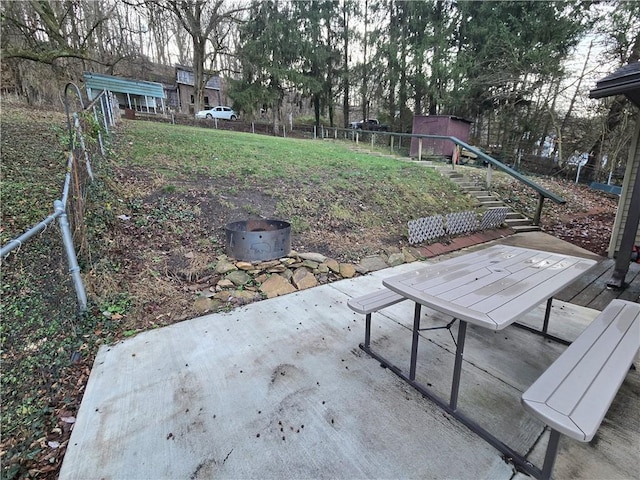 view of yard with a patio