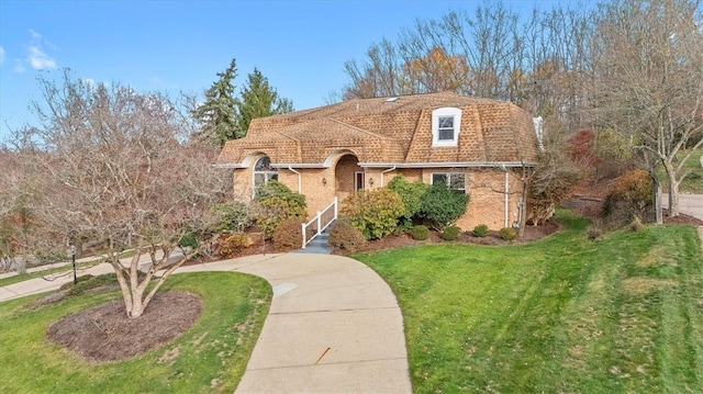 view of front of house with a front yard