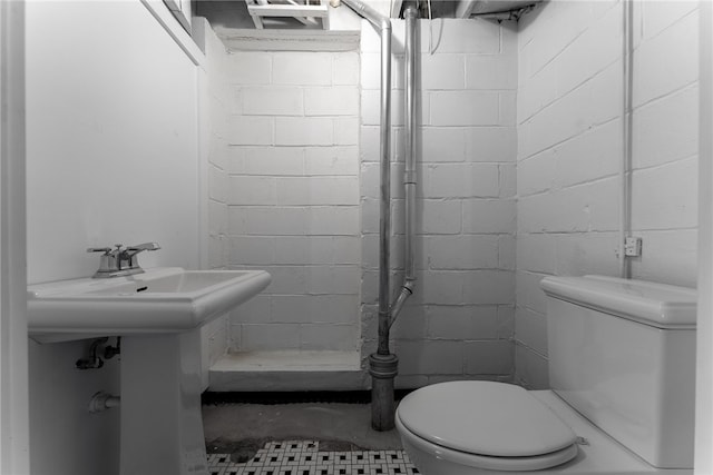 bathroom featuring toilet