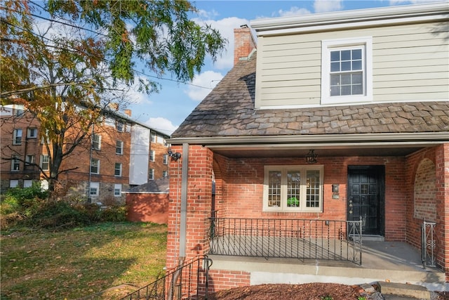 view of front of house featuring covered porch