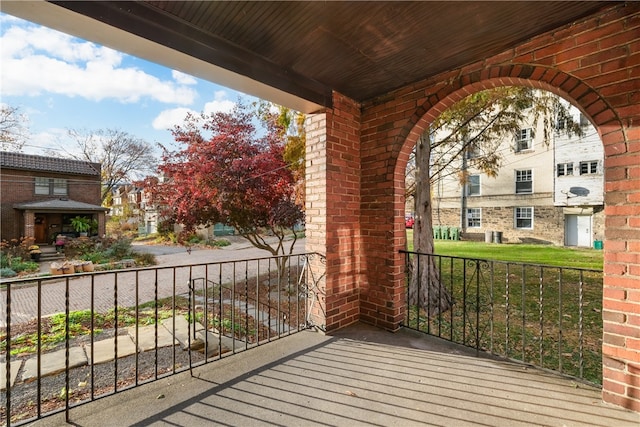 balcony featuring covered porch