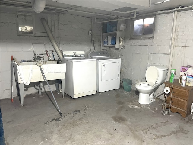 basement with washer and dryer