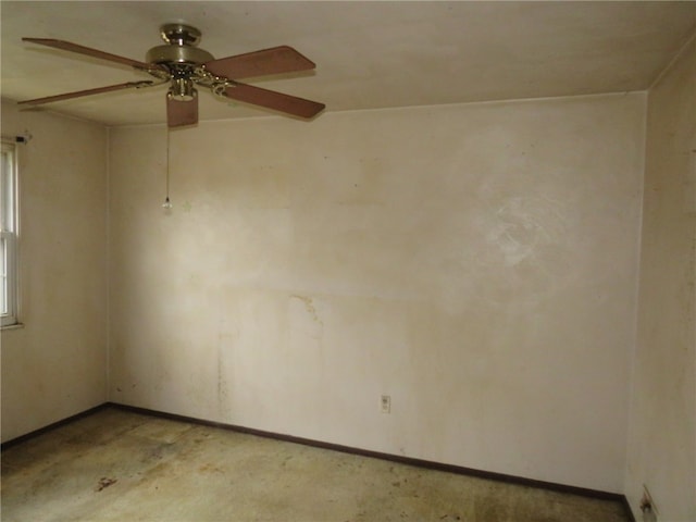 empty room with ceiling fan