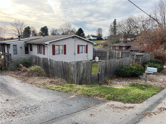 view of front of property