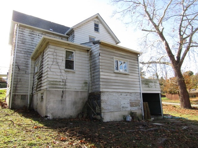 view of side of property