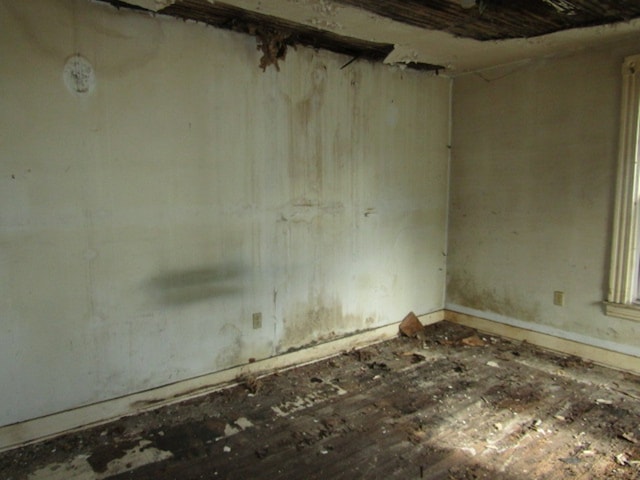 view of unfurnished room