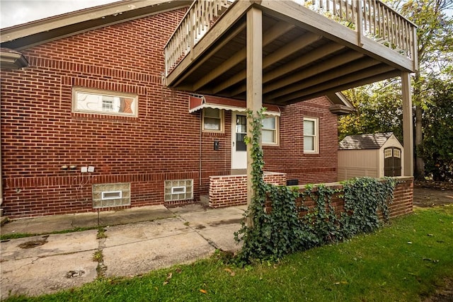 54 Buhl Ct, Sharon, PA 16146 - back of house with brick siding and a patio