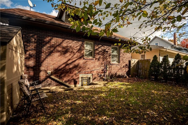 54 Buhl Ct, Sharon, PA 16146 - view of side of property with brick siding