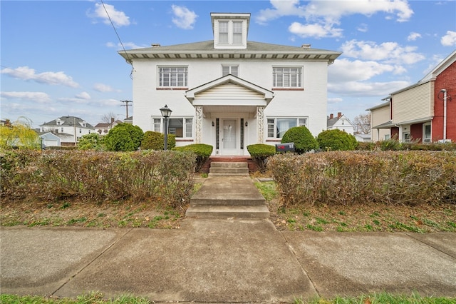 view of italianate-style house