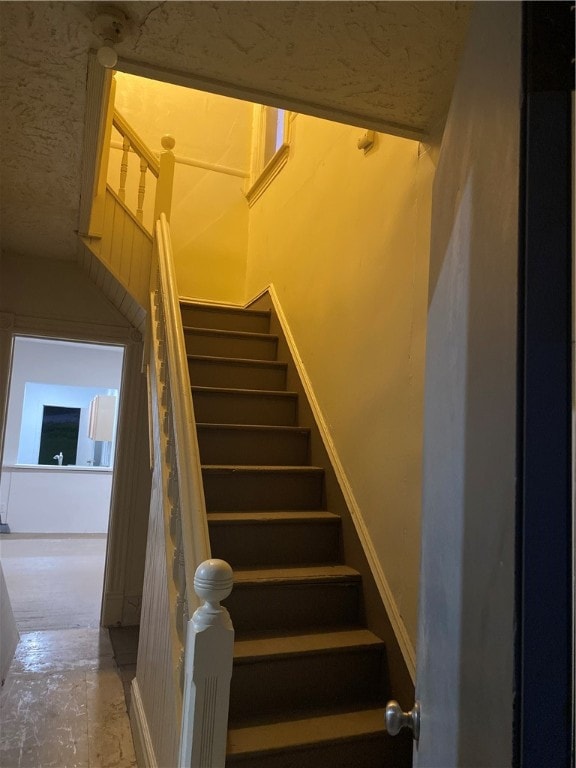 11947 Pennsylvania Ave, Vernon Twp, PA 16335 - view of staircase