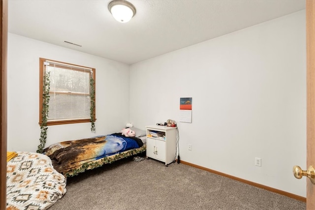 bedroom with carpet flooring