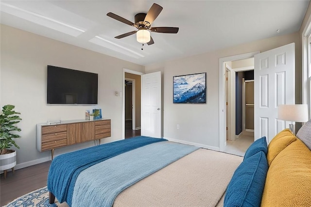 bedroom featuring ceiling fan