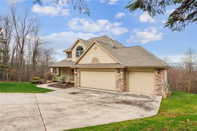 front of property featuring a front yard