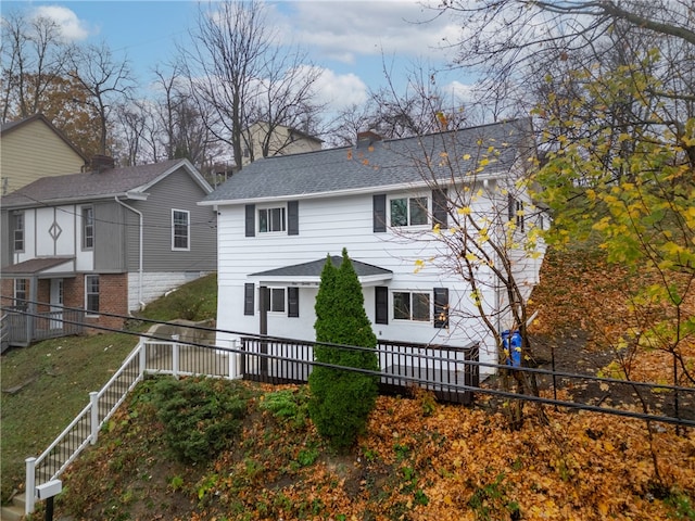 view of front of property with a front yard